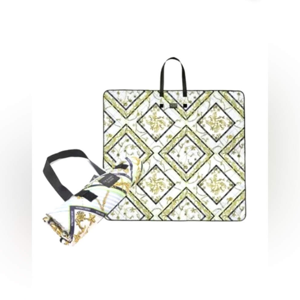Victoria's Secret Beach Picnic Packable Blanket‎